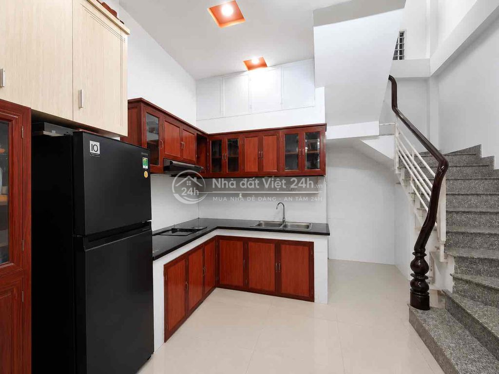 BÁN NHÀ TRUNG TÂM 3 THÁNG 2 – HẺM 6M THÔNG HÀN HẢI NGUYÊN 40M2 .