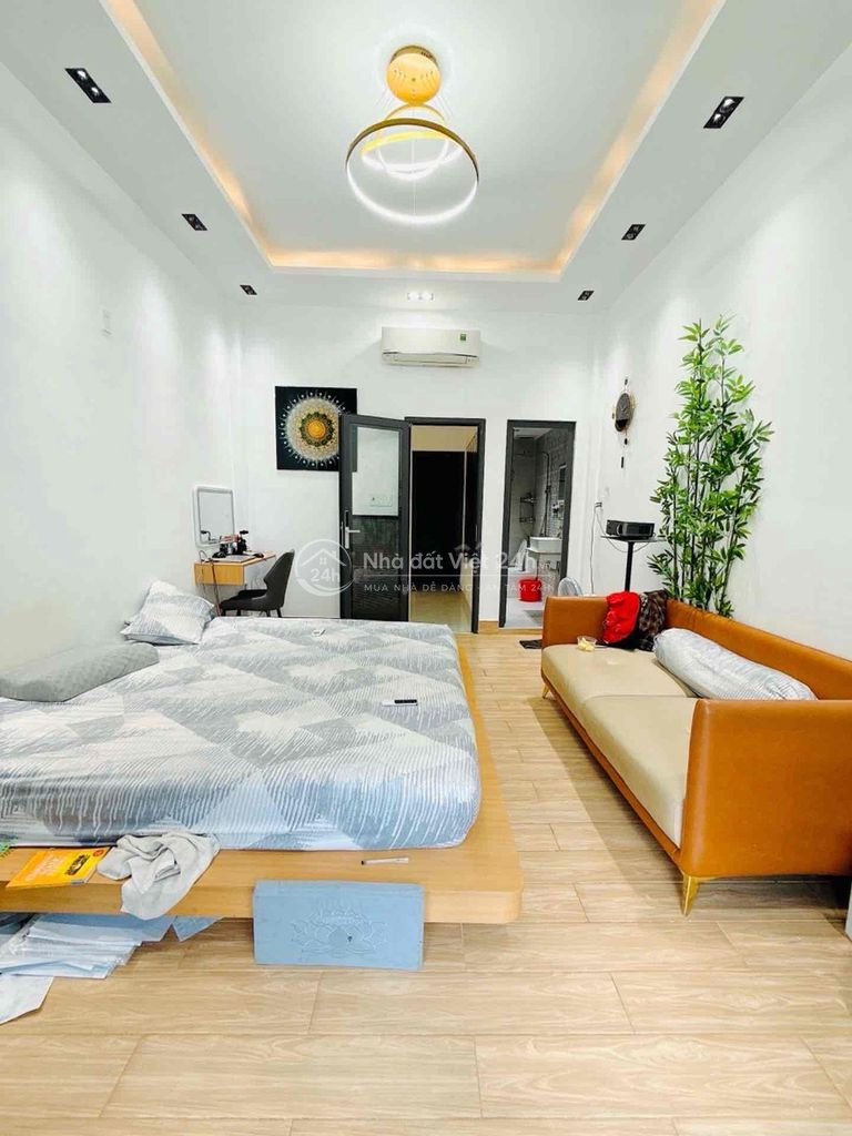 BÁN NHÀ 3 TẦNG 9,2 TỶ LÊ HỒNG PHONG QUẬN 10 HẺM XE HƠI KẾ BÊN QUẬN 5