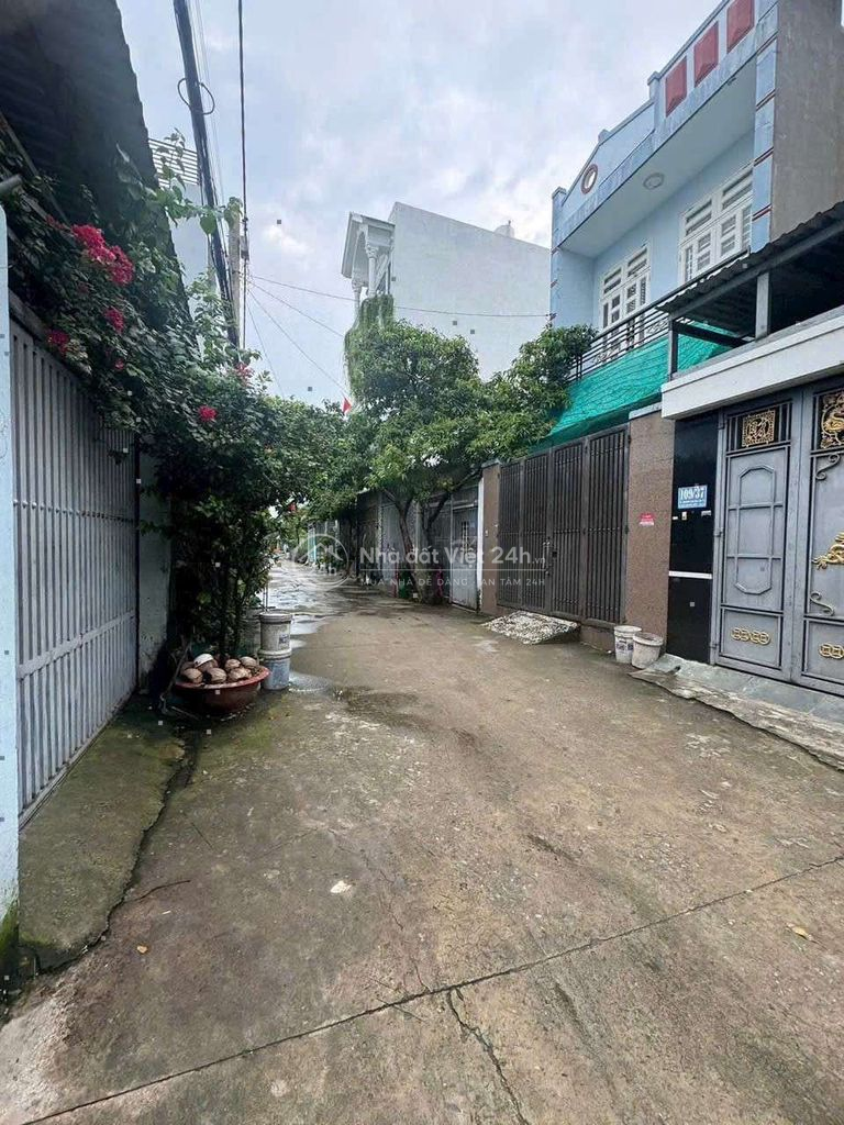 Ngộp. Đất 4 x 13,30m - Giá : 3 tỷ 700 TL. Gần chợ Hạt Điều