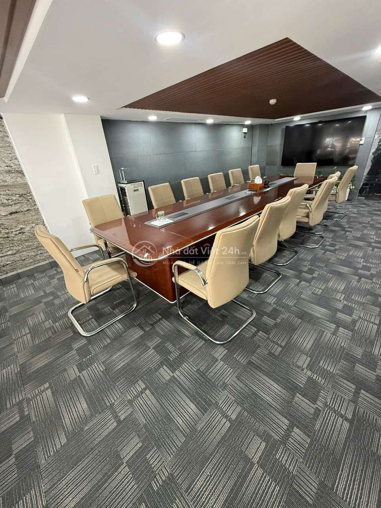 NHÀ LÔ GÓC 2MT 9X20M 1 TRỆT 3 LẦU GIÁ TỐT