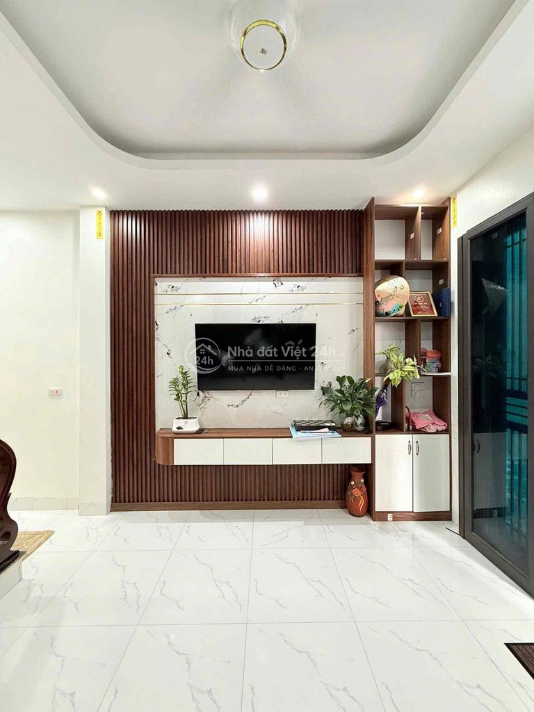 Bán nhà 3 tầng hướng ĐÔNG NAM, đường Phan Bá Vành, khu trung tâm