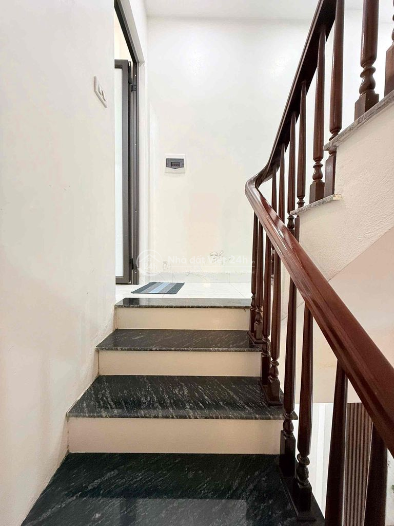 Bán nhà 3 tầng hướng ĐÔNG NAM, đường Phan Bá Vành, khu trung tâm