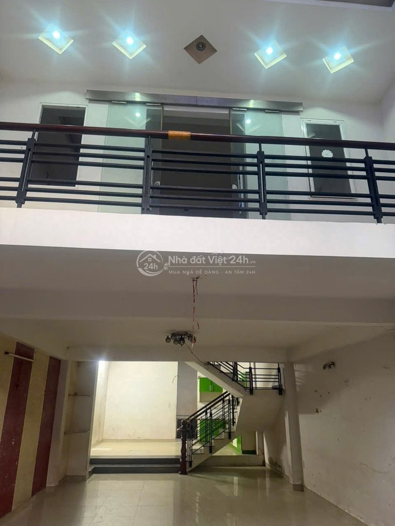 Kẹt bank, bán gấp nhà trục 7m Lê Đức Thọ, DT 5.2x23m, 3 lầu, 9.7 tỷ TL