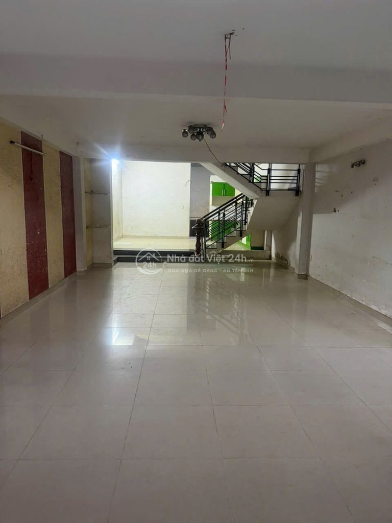 Kẹt bank, bán gấp nhà trục 7m Lê Đức Thọ, DT 5.2x23m, 3 lầu, 9.7 tỷ TL