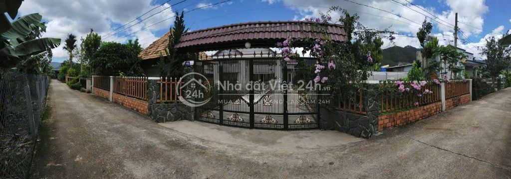 nhà sân vườn