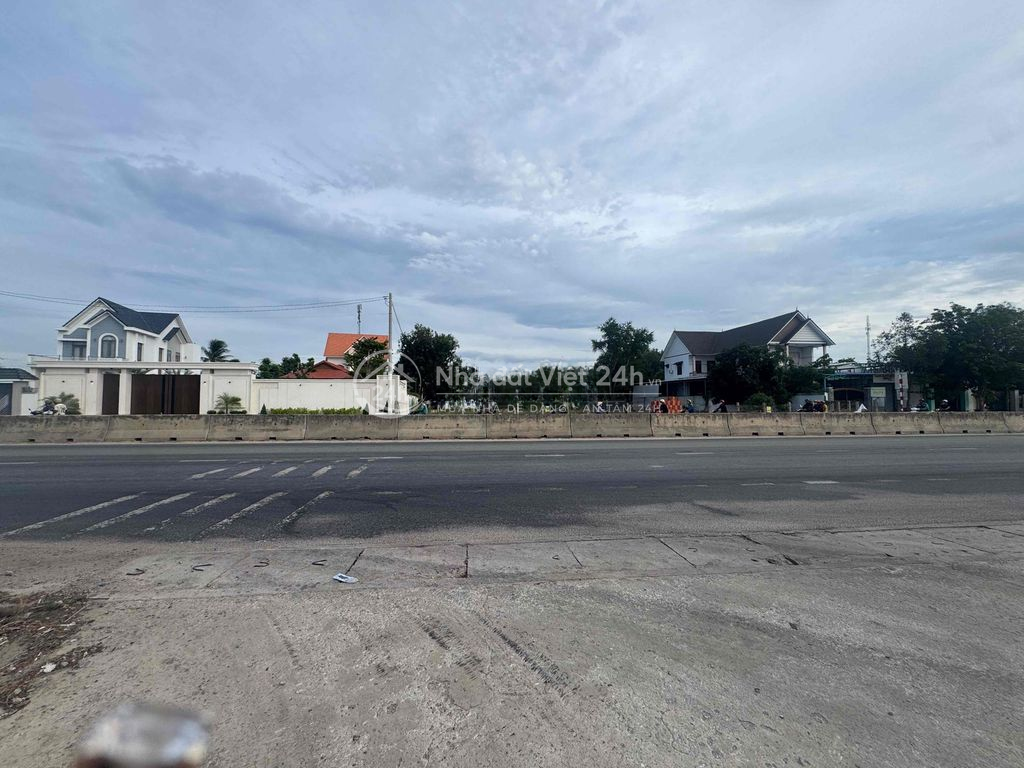 Bán mặt tiền Quốc lộ 1 70m ngang, DT 2655m2( gần Cao tốc Vĩnh Hảo- PT)
