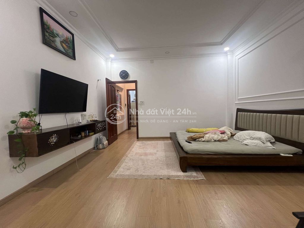 BIỆT THỰ MẶT TIỀN - NỘI THẤT GỖ CAO CẤP