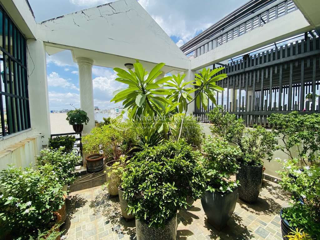NHÀ ĐƯỜNG OTO TRÁNH - GẦN VẠN PHÚC CITY - 3 TẦNG - 123M2, 4PN ,5WC
