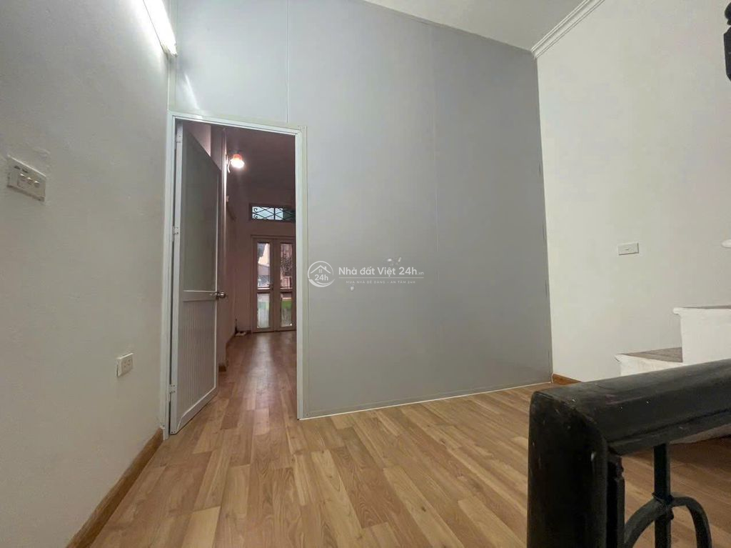 Nhà riêng ngõ phố minh khai mai động dt30m2x4t giá 10tr