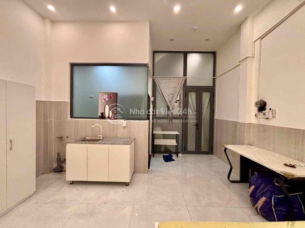 Cho Thuê Phòng Mặt Tiền Đường - Nhà Mới - Gần Ngã Tư Lê Đại Hành Q11