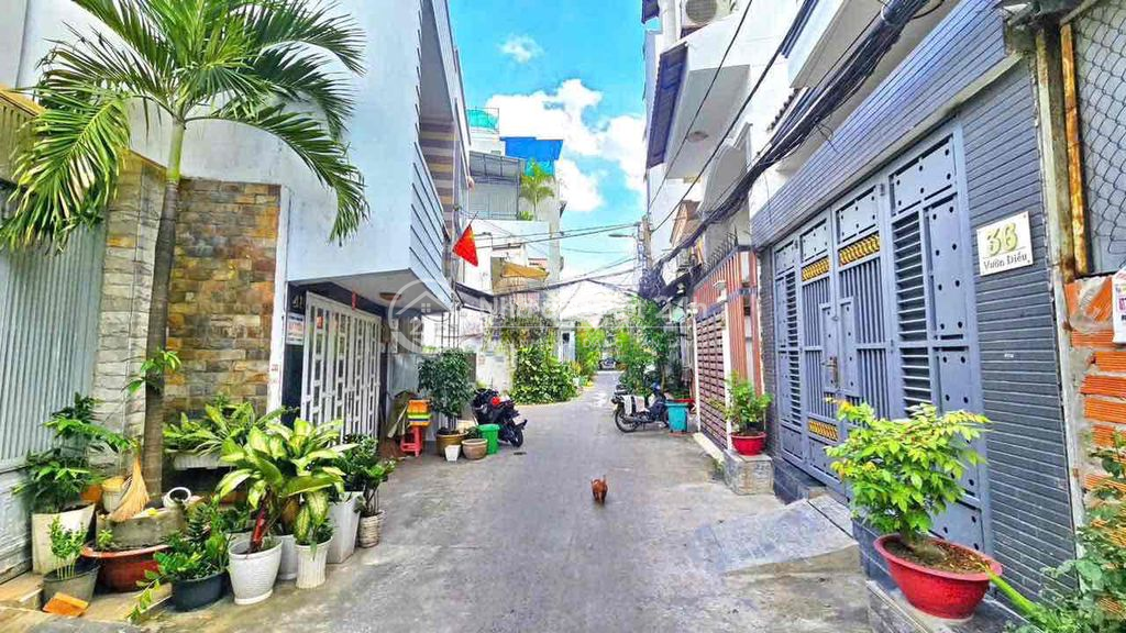 Cho thuê nhà 2 lầu 4Phòng hẻm đường số Tân Quy. giá 17triệu/tháng