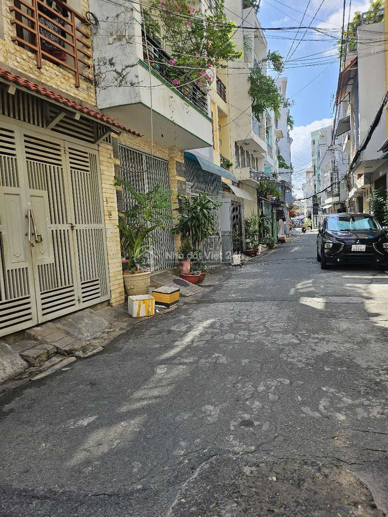 NHÀ TÂN PHÚ NGAY CHỢ , SÁT NGUYỄN CỬU ĐÀM, TÂN SƠN NHÌ DTSD 89M2