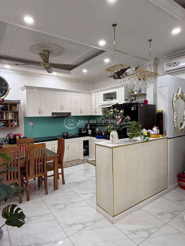 NHÀ TÂN PHÚ NGAY CHỢ , SÁT NGUYỄN CỬU ĐÀM, TÂN SƠN NHÌ DTSD 89M2