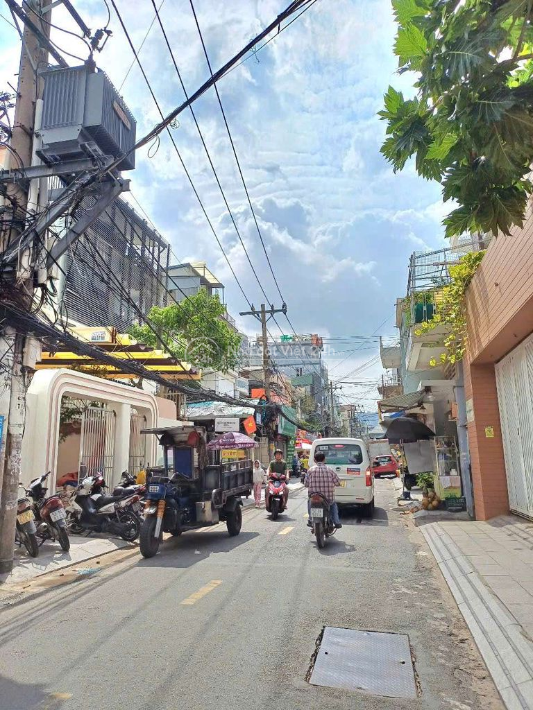 Góc hẻm Trần Nhật Duật 3 x10m suốt mới