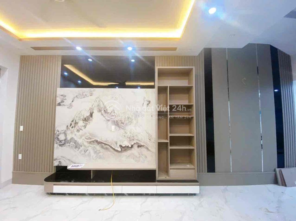 CẦN BÁN NHÀ MẶT ĐƯỜNG MÁNG NƯỚC