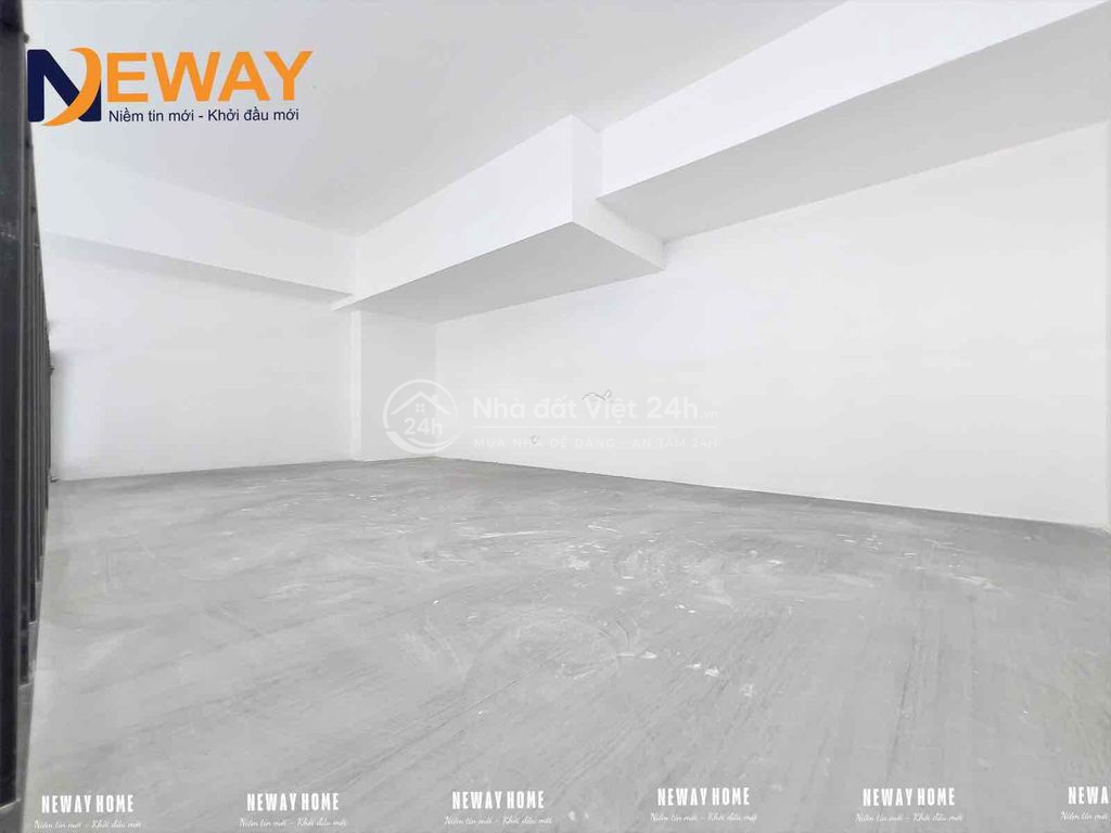 Khai trương nhà mới xây mặt tiền đường có thang máy gần ĐH KHTN, Q1