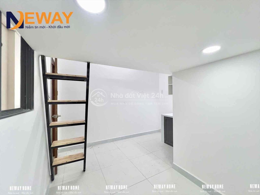 Khai trương nhà mới xây mặt tiền đường có thang máy gần ĐH KHTN, Q1