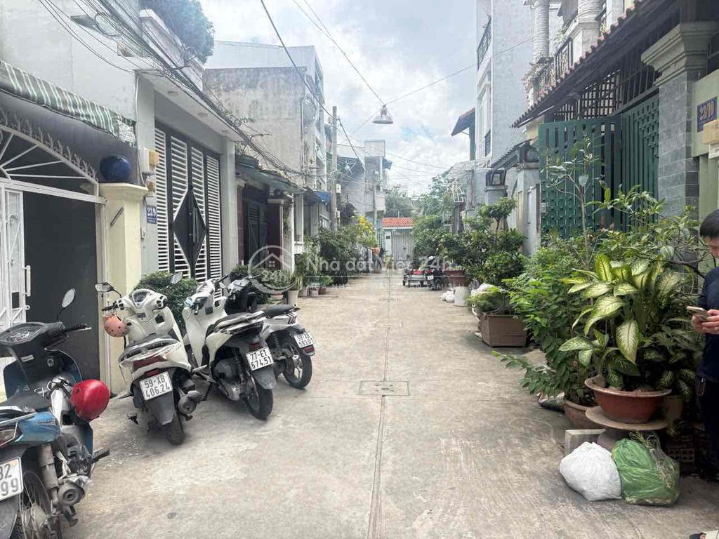 Nhà Nguyên Căn 2 Phòng Ngủ - ngay Ngã Tư Thủ Đức - P . Hiệp Phú