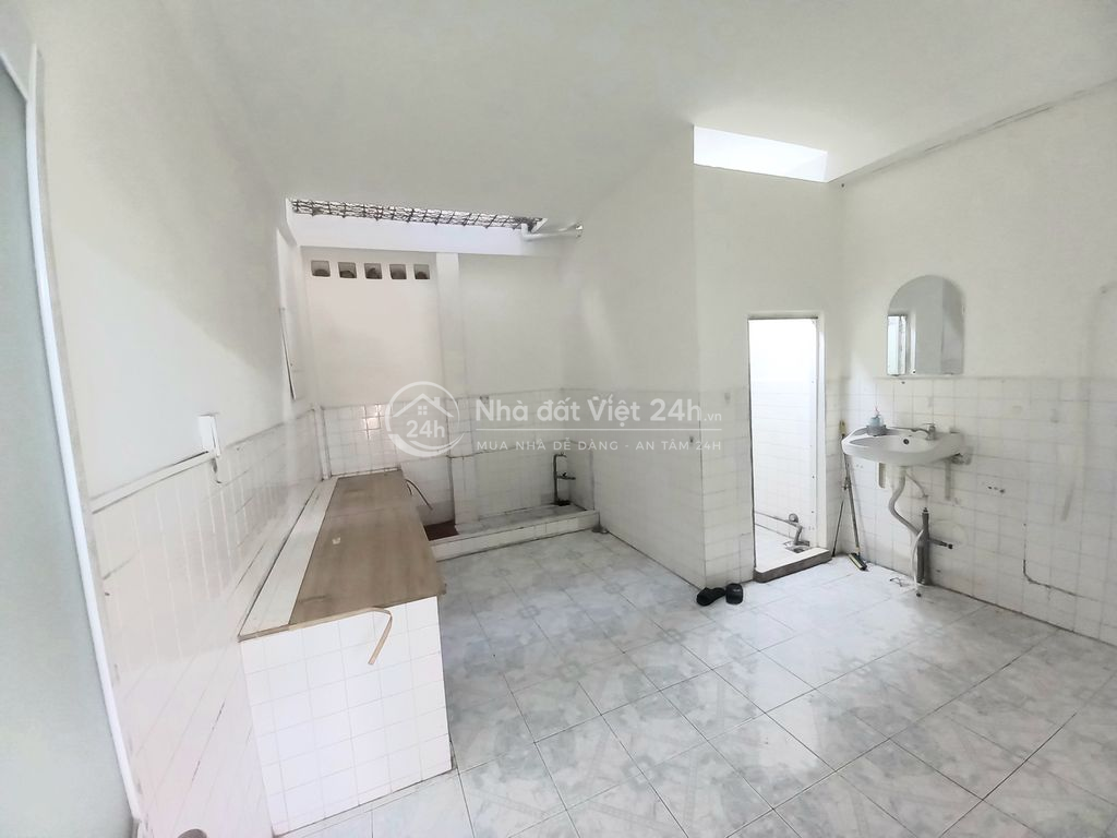 Nhà 1 trệt hẻm xe hơi Nguyễn Xí (Gần Trường THPT Thanh Đa)
