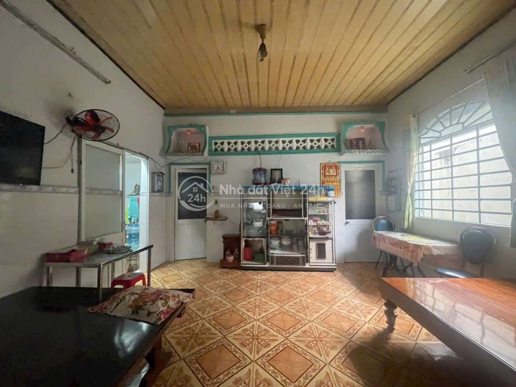 Nhà SHR 9m x 20m. 174m2 Thổ cư Hẻm xe hơi Ngay Metro Lê Văn Khương