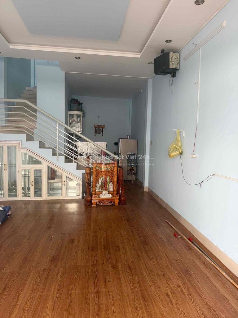cần bán nhà hẻm oto trung tâm thành phố