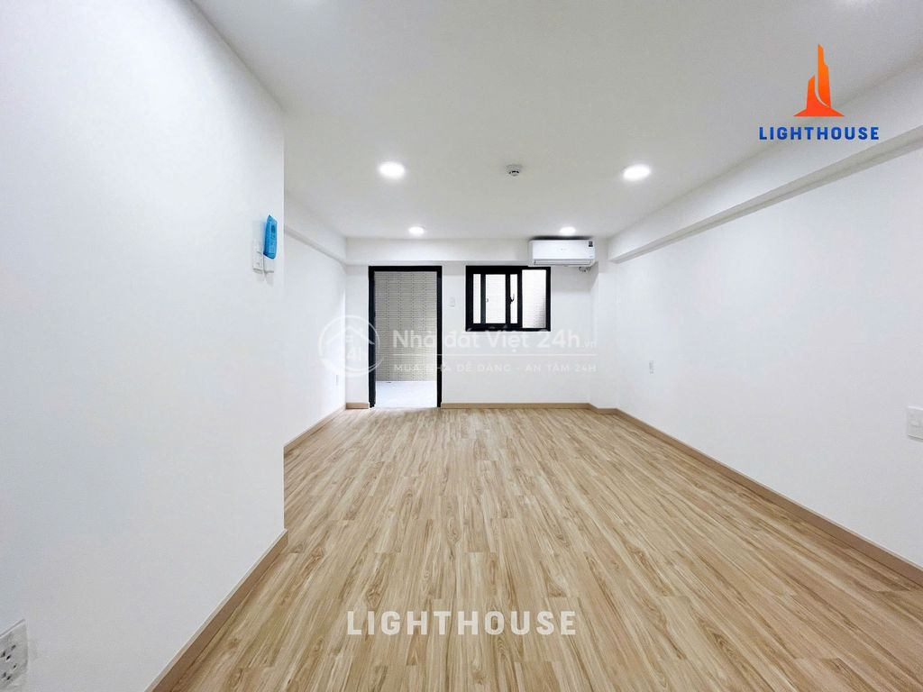 Phòng ban công sẵn nội thất CHÍNH CHỦ gần Đảo Kim Cương