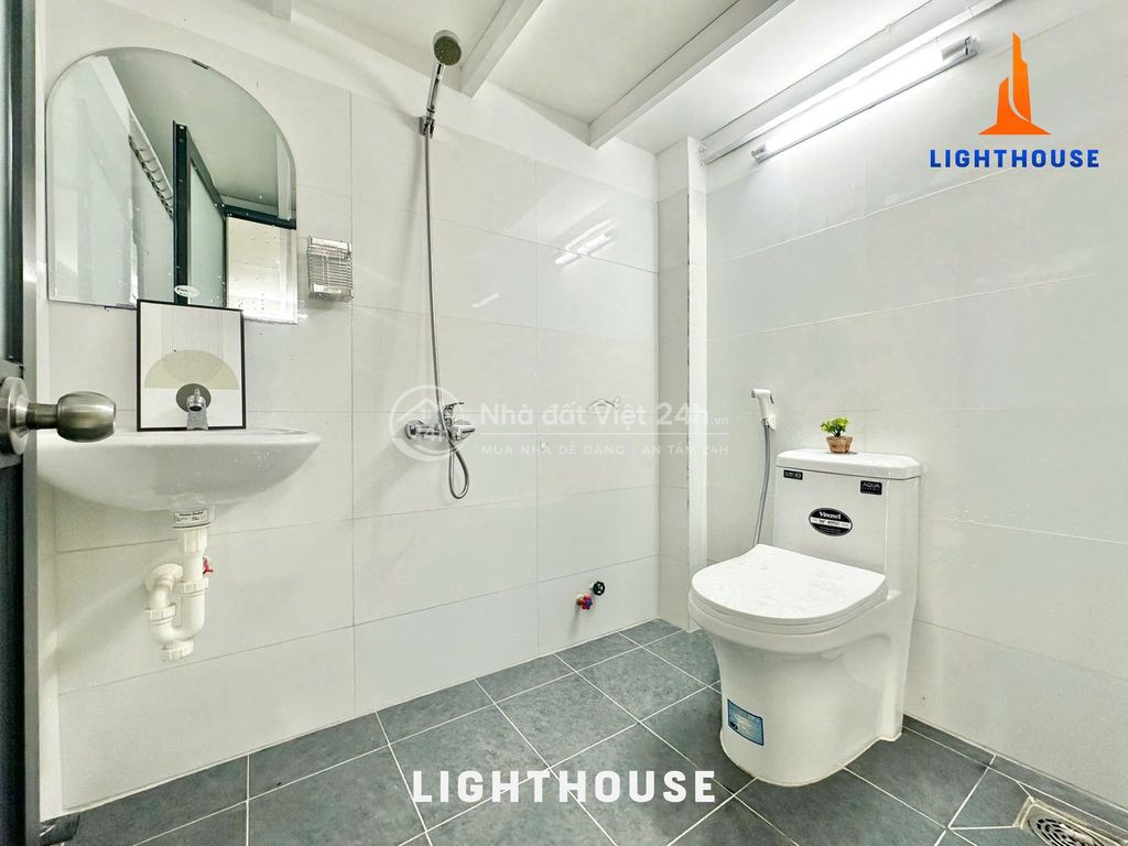 Phòng ban công sẵn nội thất CHÍNH CHỦ gần Đảo Kim Cương