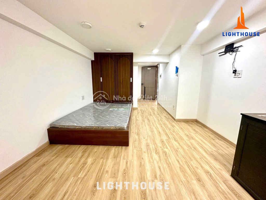 Phòng ban công sẵn nội thất CHÍNH CHỦ gần Đảo Kim Cương