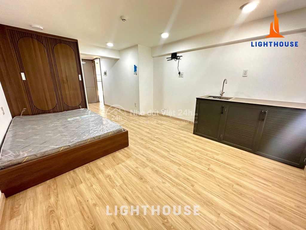 Phòng ban công sẵn nội thất CHÍNH CHỦ gần Đảo Kim Cương