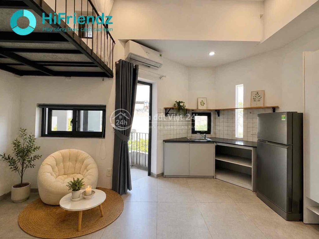 Bóc seal Duplex ban công ngay Nguyễn Gia Trí