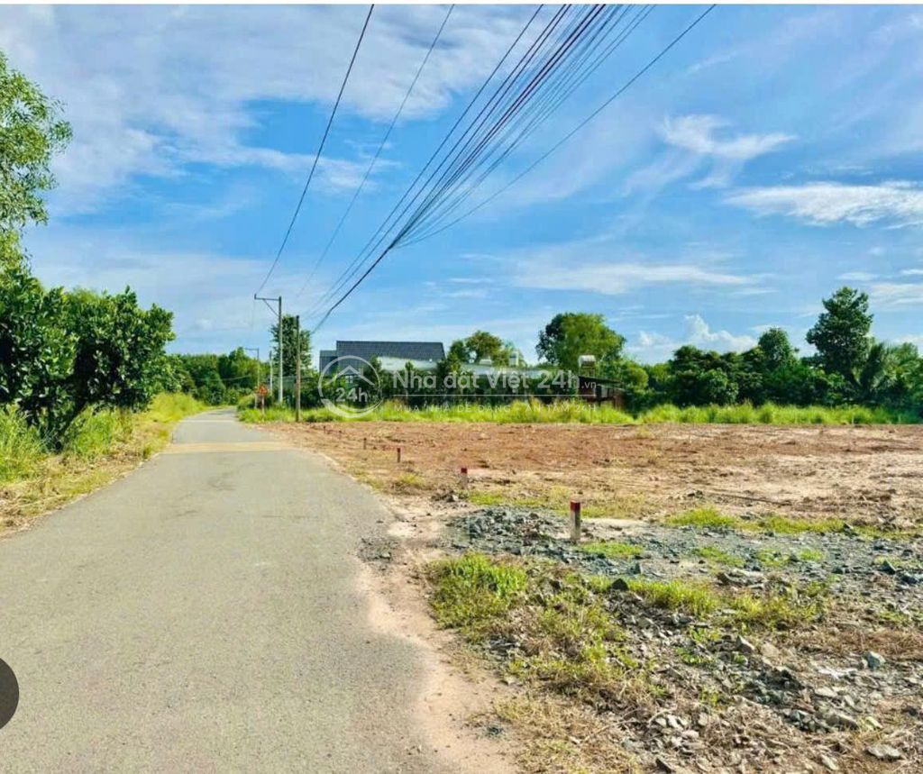 Ông Anh cần bán 600m2 Đất vườn sẵn Thổ cư  đường ô tô tại Củ Chi