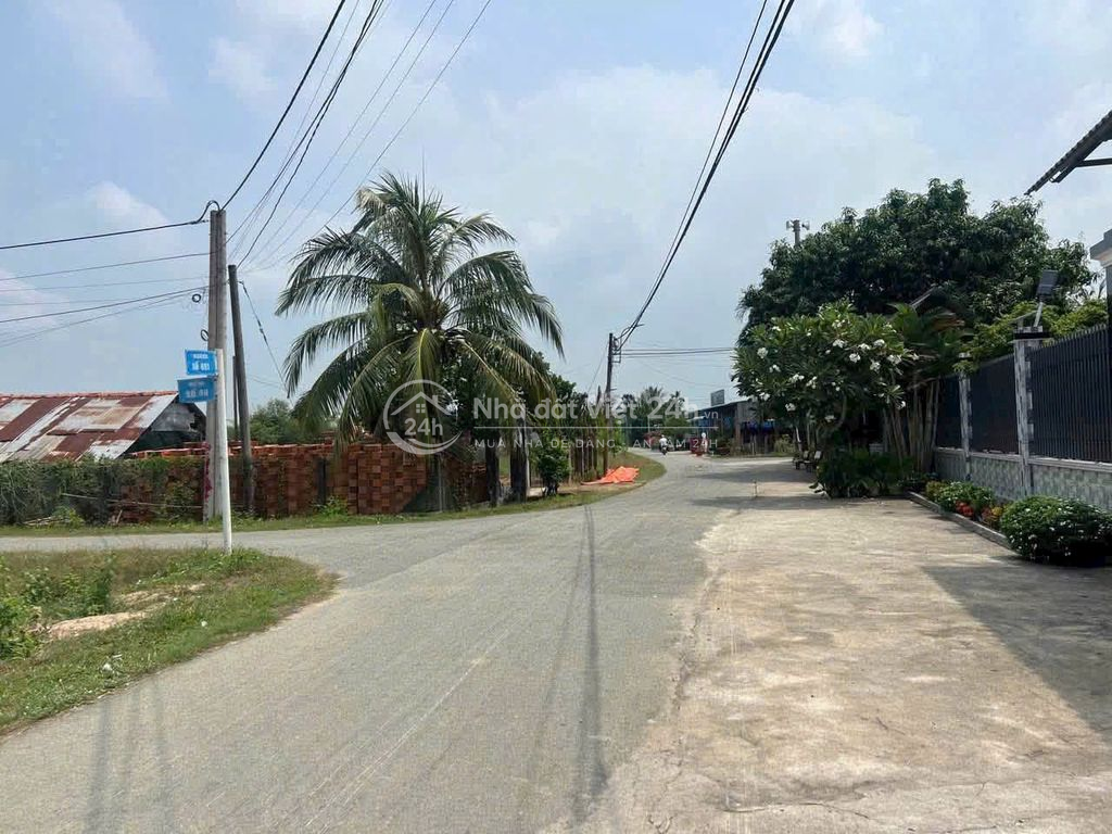Ông Anh cần bán 600m2 Đất vườn sẵn Thổ cư  đường ô tô tại Củ Chi
