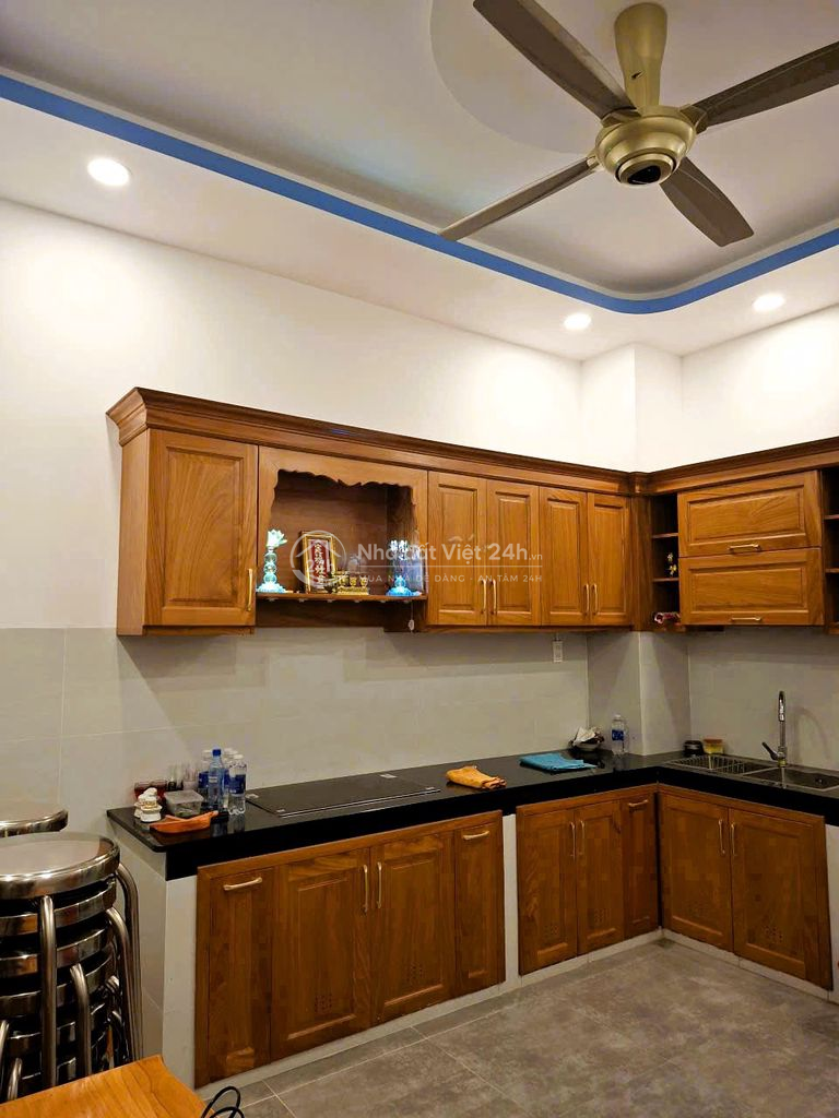 Nhà nguyên căn Linh Chiểu 60m2 1 trệt 2 lầu sân thượng hẻm xe hơi
