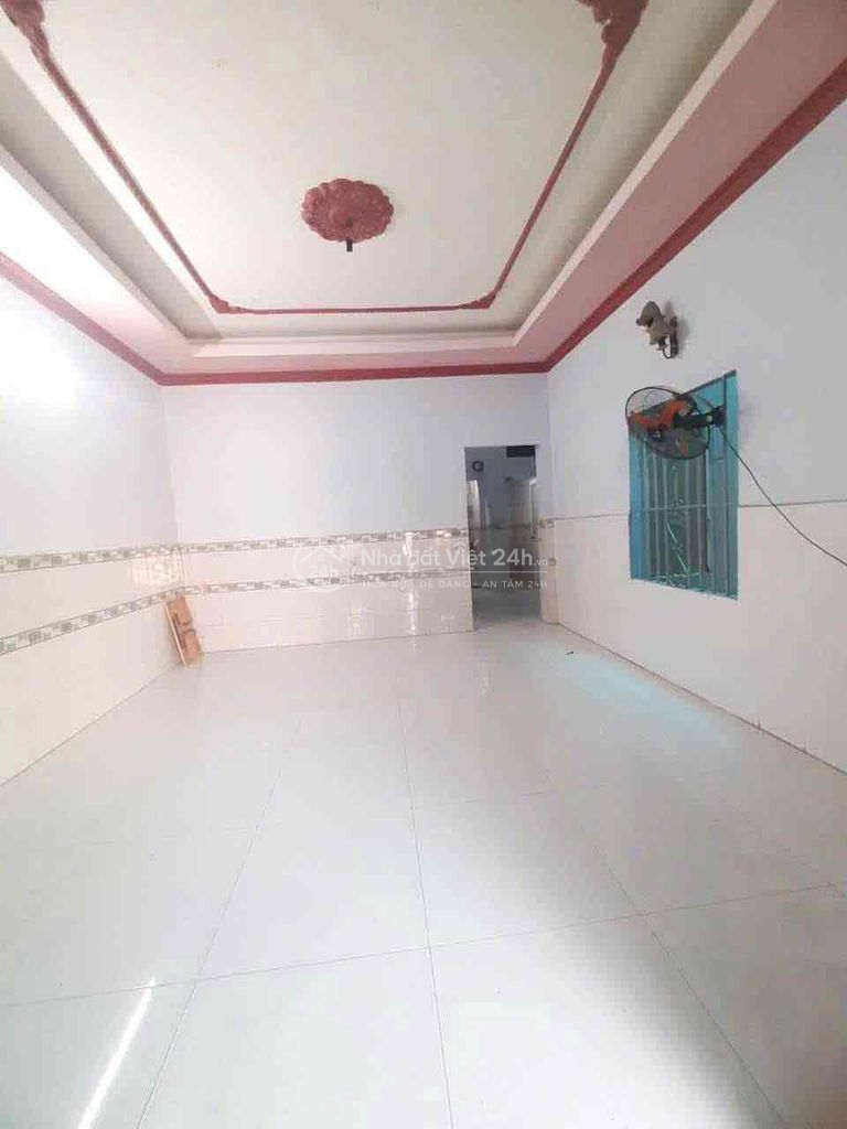 Nhà 3pn ngay chợ cầu đồng giáp ngã 4 ga sân rộng giá 7 triệu