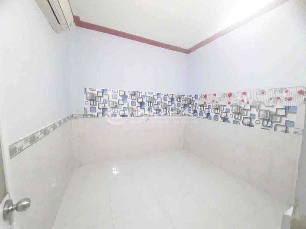 Nhà 3pn ngay chợ cầu đồng giáp ngã 4 ga sân rộng giá 7 triệu