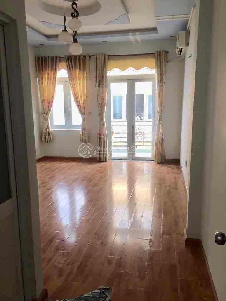 nhà 3 PHÒNG NGỦ 4x10 tô hiến THÀNH. hẻm xe tải
