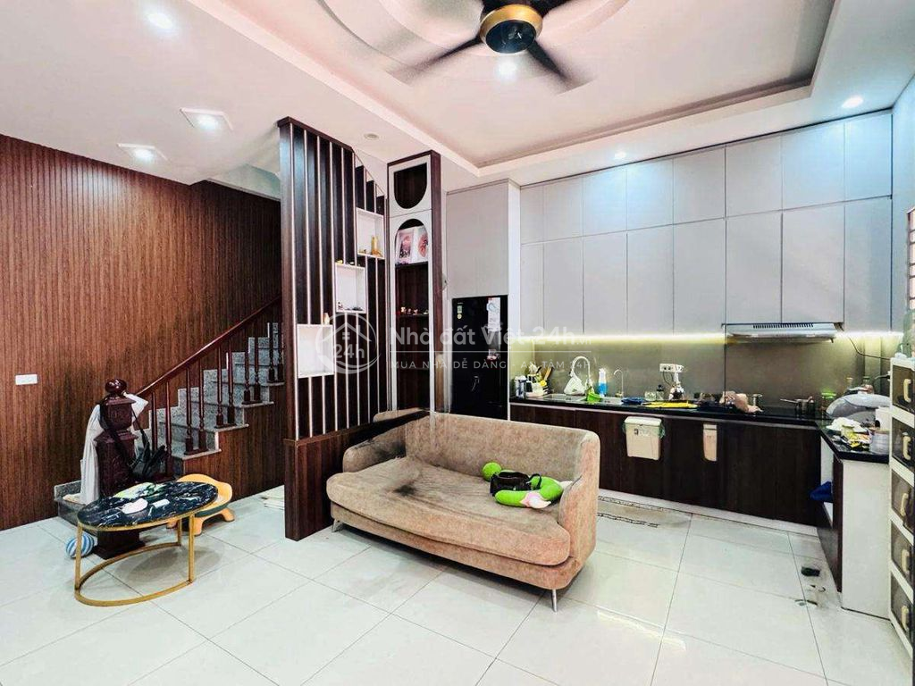 BÁN NHÀ BỒ ĐỀ LONG BIÊN GẦN CẦU CHƯƠNG DƯƠNG, 34M 5 TẦNG MT5, 4 NGỦ,