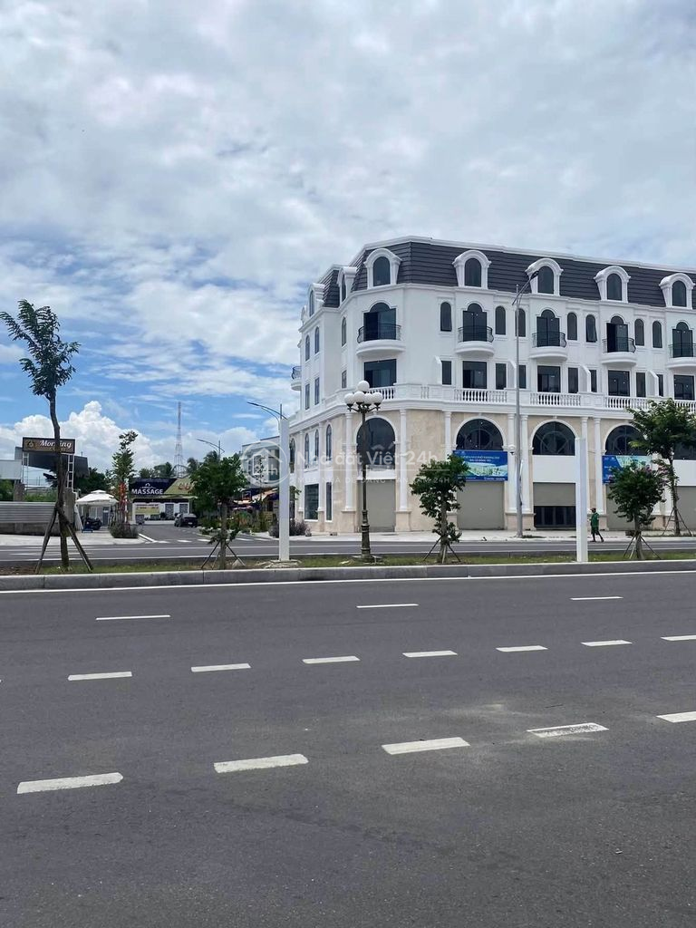  NHÀ PHỐ THƯƠNG MẠI ĐẠI LỘ ĐÔNG TÂY