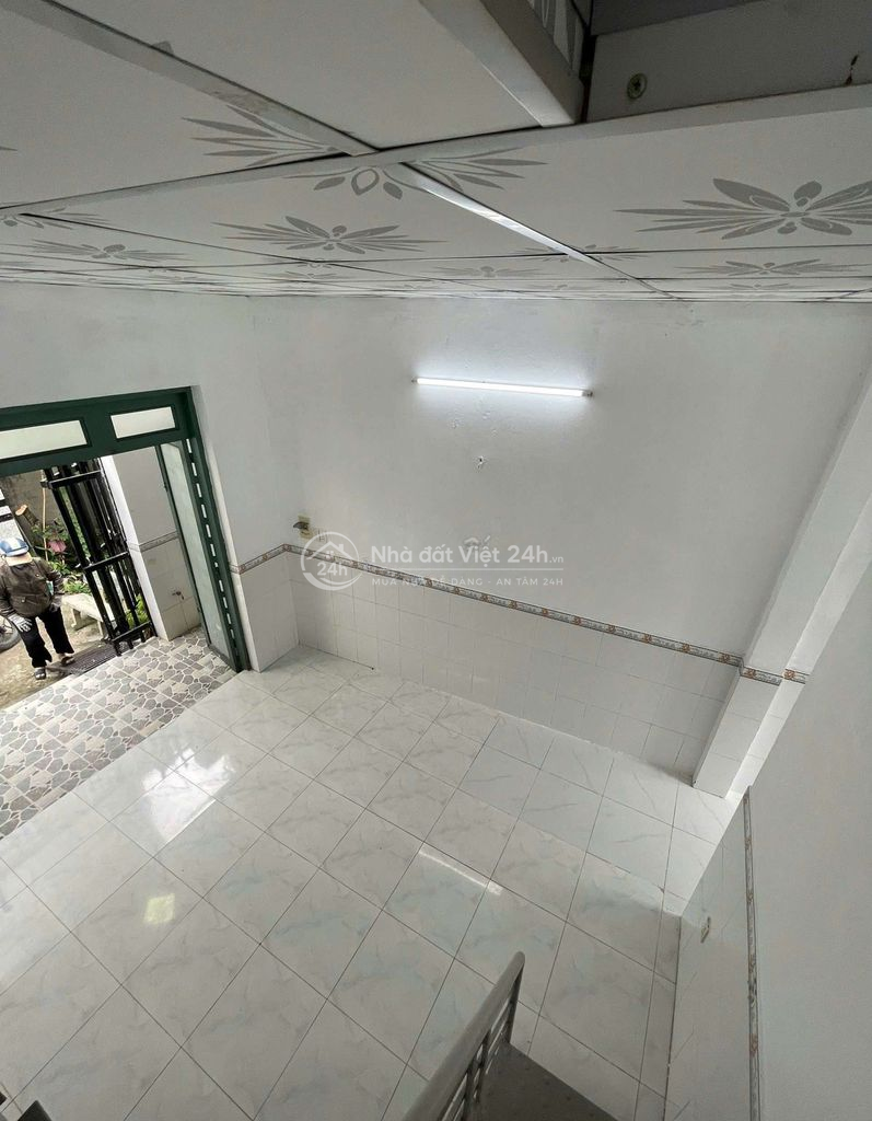 Tôi cần bán nhà gần chợ Bà Điểm Hóc Môn 400tr bao sang hết giấy tờ