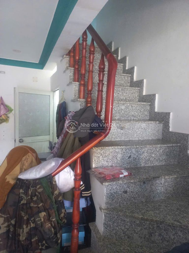 Bán Gấp Nhà có Điện Mặt Trời