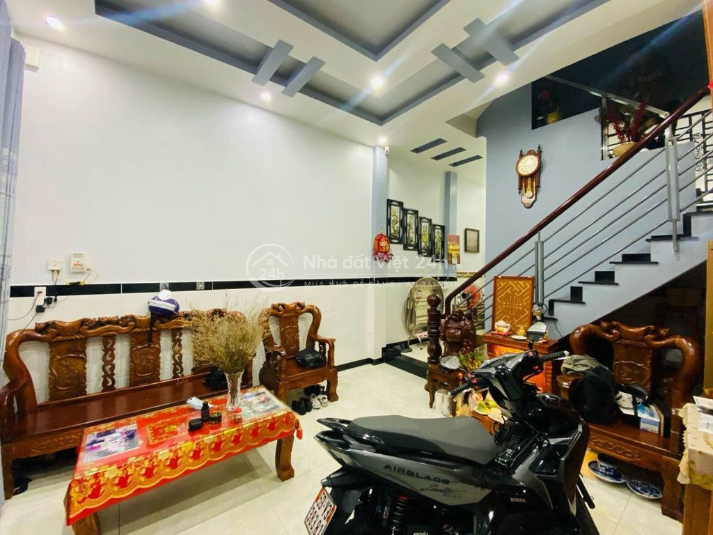 Nhà Hẻm Ôtô 5m, Đổ Cửa, Gần Nguyễn Oanh, Gò Vấp, 4x15m, 2 Tầng, 4.1 Tỷ