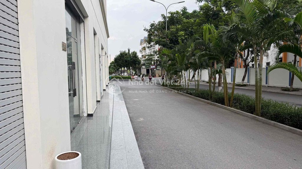 Cần bán shophouse 4 tầng đã hoàn thiện