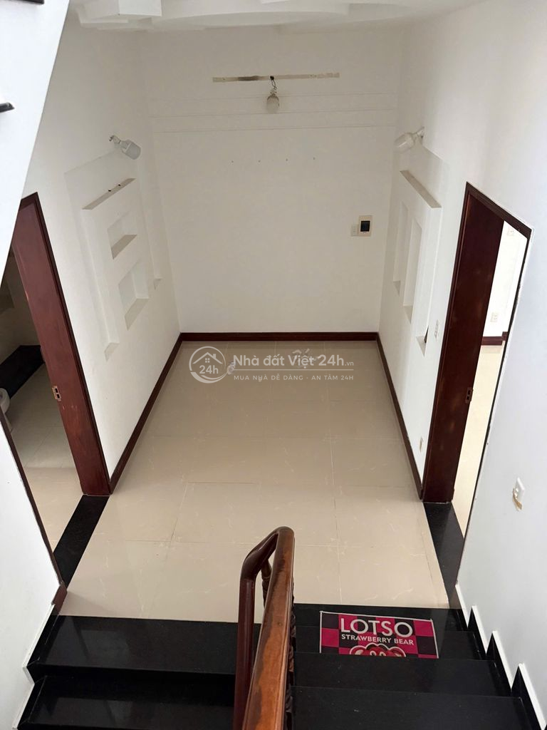 Biệt thự giá rẻ khu dân cư yên tĩnh ở Bình Chánh