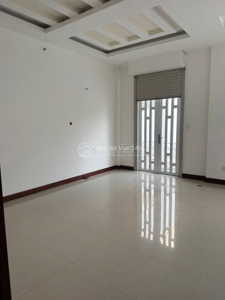 Biệt thự  giá rẻ khu dân cư yên tĩnh ở Bình Chánh