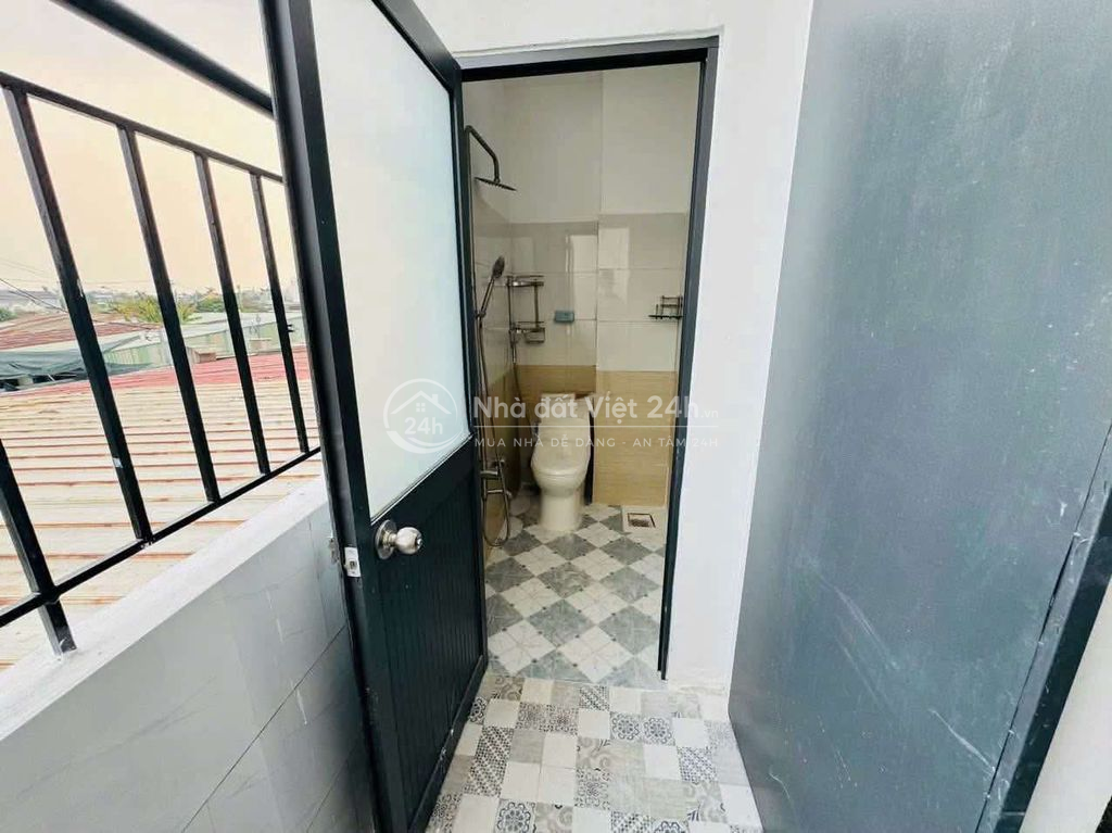 Cần bán căn nhà An Phú Đông chưa qua Quốc lộ
