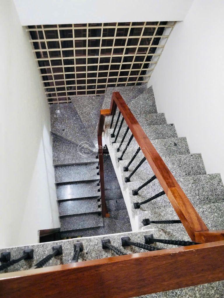 CHÍNH CHỦ CẦN BÁN NHÀ 32m, 5 tầng SỐ 51A NGÁCH 11 NGÕ 101 THANH NHÀN