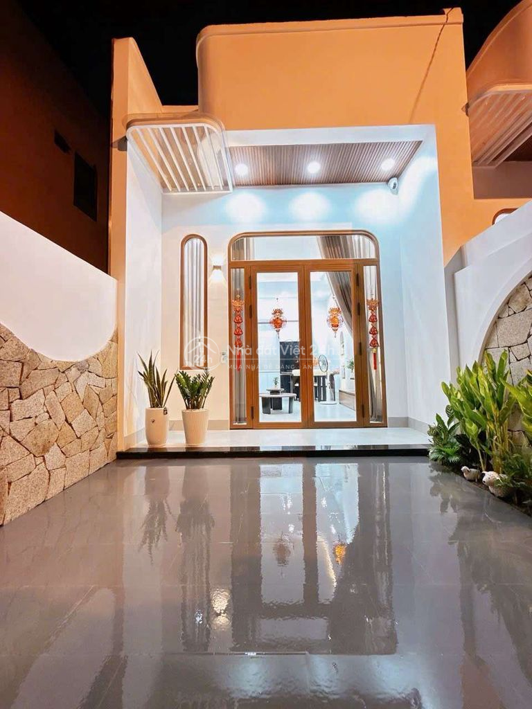 Bán nhà mới  hẻm Y Nuê TT Thành Phố BMT