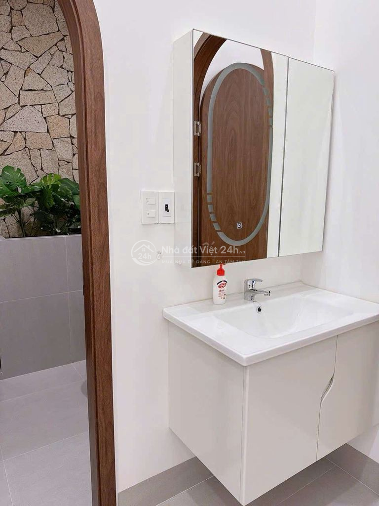 Bán nhà mới  hẻm Y Nuê TT Thành Phố BMT