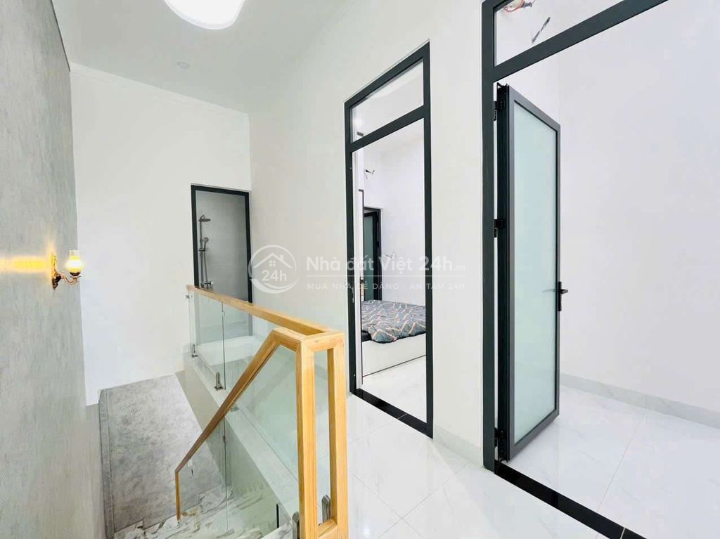 bán nhà mê mới 100% hẻm Mai Hắc Đế gần Ecoplace
