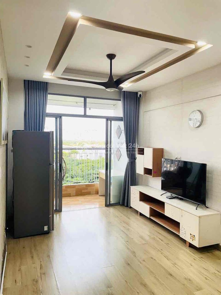 Opal riverside tầng trung view sông nắng sáng 71m 2pn2wc full nội thât